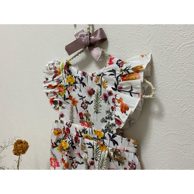 海外ベビー服　お花フリルロンパース キッズ/ベビー/マタニティのベビー服(~85cm)(ロンパース)の商品写真