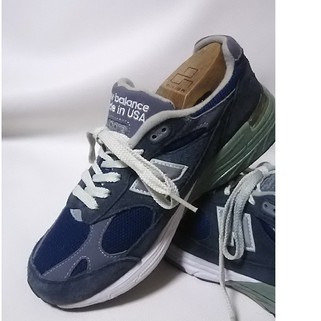 New Balance(ニューバランス)の
希少アメリカ製ビンテージ！ニューバランス993高級スニーカー紺銀


 メンズの靴/シューズ(スニーカー)の商品写真