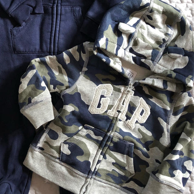 GAP Kids(ギャップキッズ)のGAP パーカー　yu様専用 キッズ/ベビー/マタニティのキッズ服女の子用(90cm~)(ジャケット/上着)の商品写真