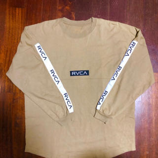 ルーカ(RVCA)のrvca ロンt テープロゴ sサイズ　ベージュ  (Tシャツ/カットソー(七分/長袖))