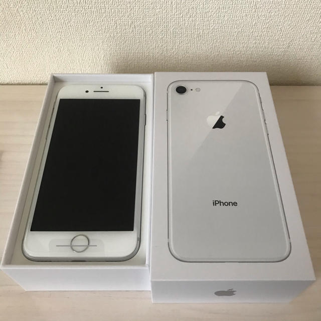 【新品】iPhone 8 64GB Silver SIMフリー