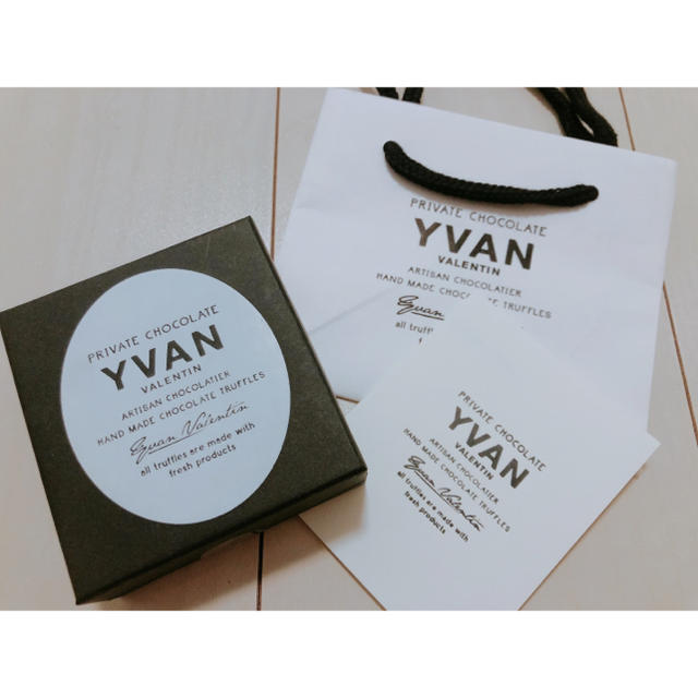 【限定】YVAN VALENTIN シャンパントリュフ 食品/飲料/酒の食品(菓子/デザート)の商品写真