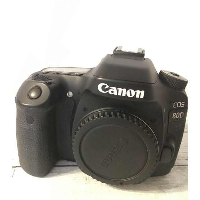 【美品】キャノン Canon EOS 80D ボディ