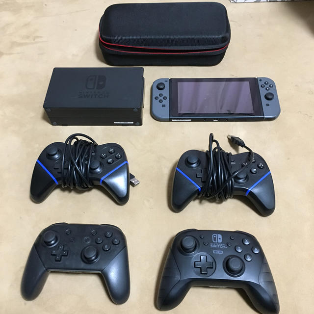 Nintendo Switch グレー + コントローラ+専用ケース付き 大人の上質