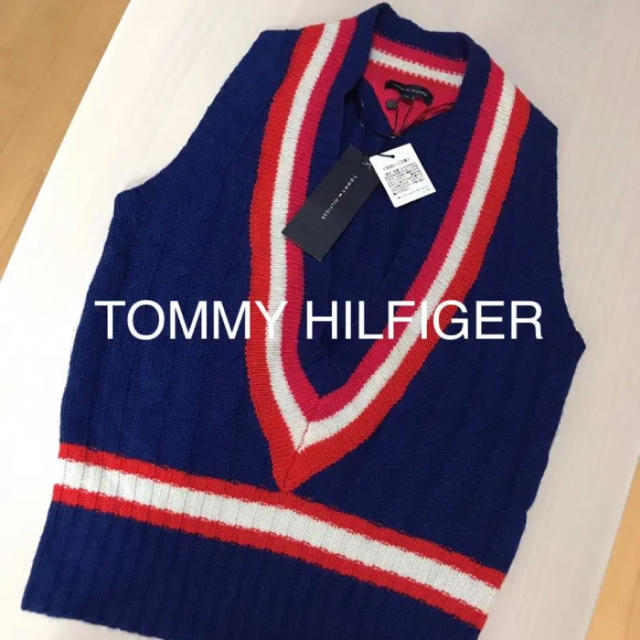 TOMMY HILFIGER(トミーヒルフィガー)のTOMMY HILFIGER❤︎ブルーニットベスト 新品 レディースのトップス(ニット/セーター)の商品写真