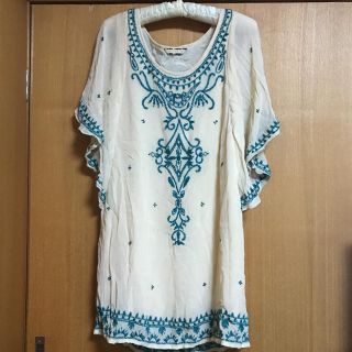 エーアイシー(A・I・C)のAIC　刺繍ワンピース(ひざ丈ワンピース)