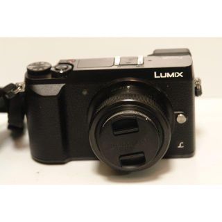 パナソニック(Panasonic)のPanasonic LUMIX DMC-GX7MK2 レンズキットフィルター付(ミラーレス一眼)