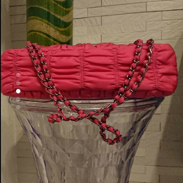 PRADA(プラダ)の売り切り✨ チェーンバッグ シャネル ルイヴィトン  バレンシアガ  レディースのバッグ(ショルダーバッグ)の商品写真