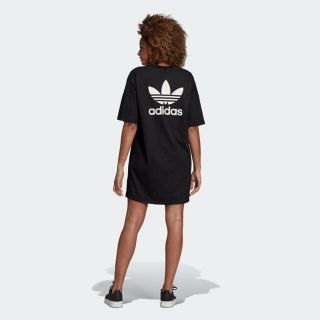 アディダス(adidas)のadidas originals Tシャツワンピース(ひざ丈ワンピース)