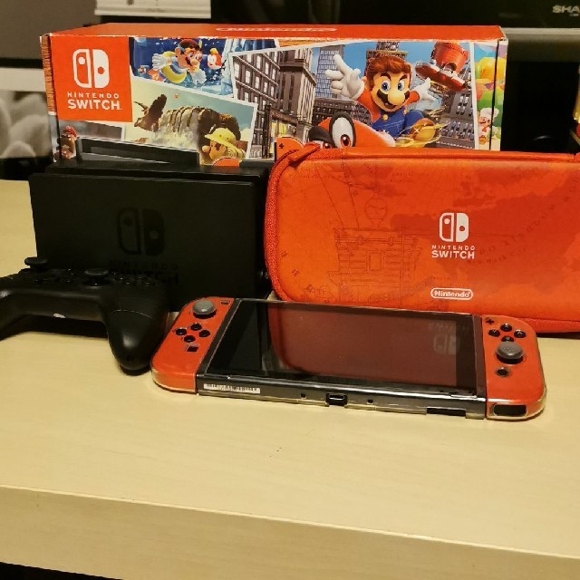 Nintendo Switch(ニンテンドースイッチ)のNintendo Switch　コントローラ付 エンタメ/ホビーのゲームソフト/ゲーム機本体(家庭用ゲーム機本体)の商品写真