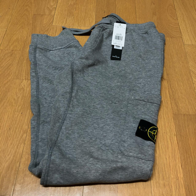 STONE ISLAND(ストーンアイランド)の【国内正規品】STONE ISLAND スウェットパンツ メンズのパンツ(その他)の商品写真