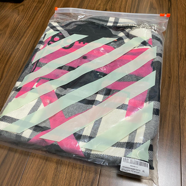 OFF-WHITE(オフホワイト)のXL 新宿伊勢丹56160円購入　付属品全完備　オフホワイト　ヴァージル メンズのトップス(シャツ)の商品写真