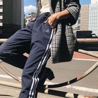 マウジー(moussy)のmoussy adidas ラインパンツ(カジュアルパンツ)