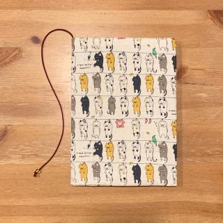 《 四六判》ブックカバー  ハンドメイド 洗濯にゃんこ(ブックカバー)