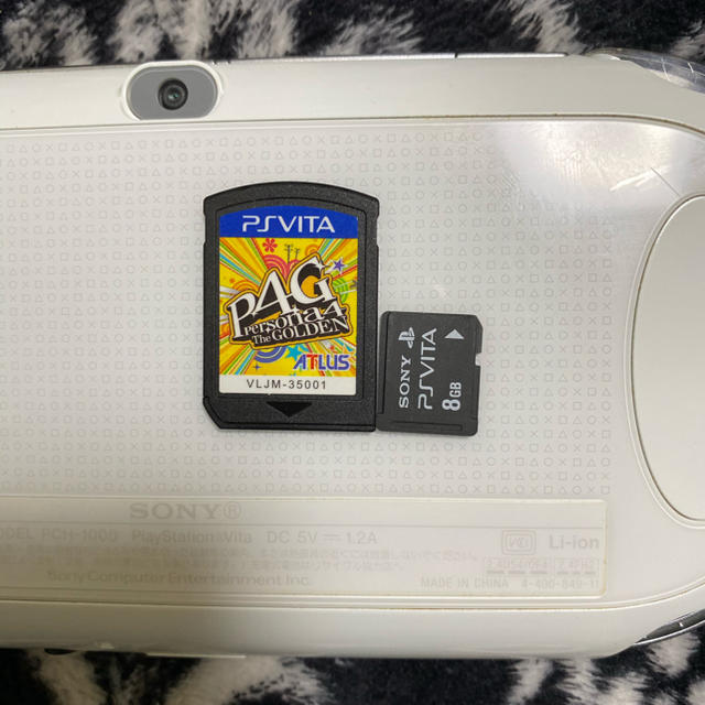 PlayStation Vita(プレイステーションヴィータ)のps vita 本体　pch-1000 エンタメ/ホビーのゲームソフト/ゲーム機本体(携帯用ゲーム機本体)の商品写真