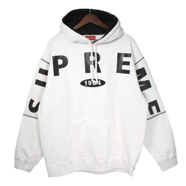 Supreme(シュプリーム)のsupreme 19AW Logo Hoodie シュプリーム　パーカー メンズのトップス(パーカー)の商品写真