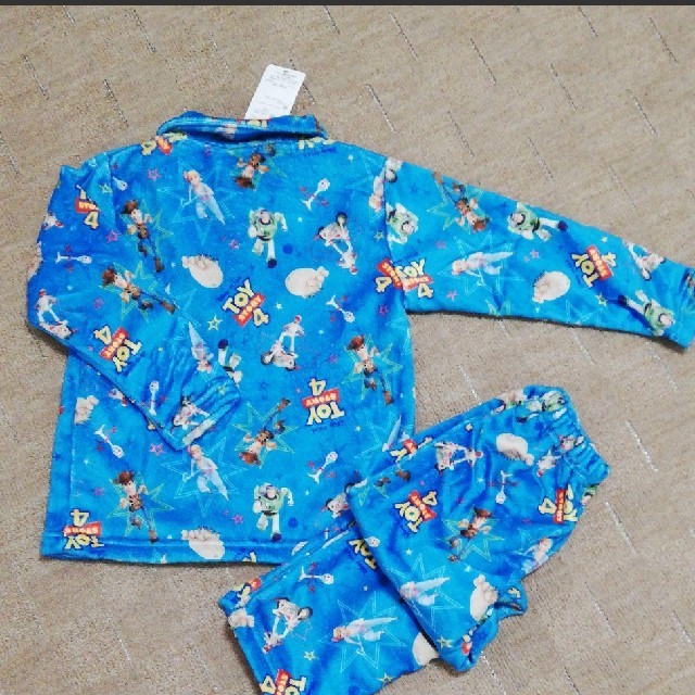 Disney(ディズニー)のパジャマ　トイストーリー　男の子 キッズ/ベビー/マタニティのキッズ服男の子用(90cm~)(パジャマ)の商品写真