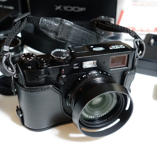 FUJIFILM X100F フード・ワイコン・レザーケース付