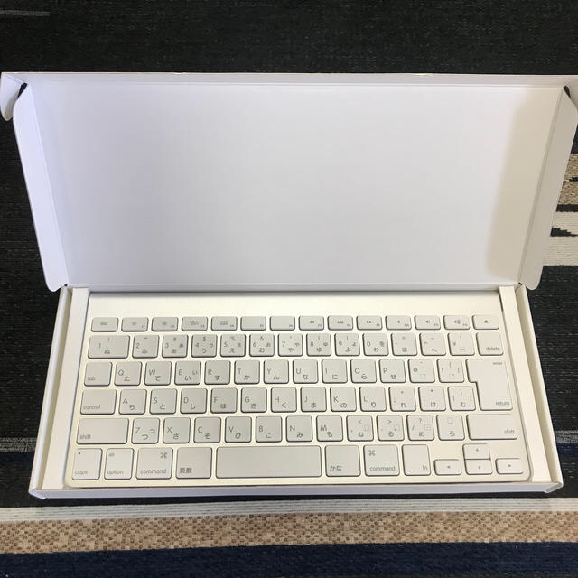 Apple(アップル)のApple Wireless Keyboard Bluetooth スマホ/家電/カメラのPC/タブレット(PC周辺機器)の商品写真