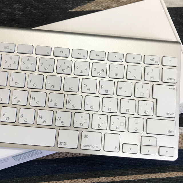 Apple(アップル)のApple Wireless Keyboard Bluetooth スマホ/家電/カメラのPC/タブレット(PC周辺機器)の商品写真