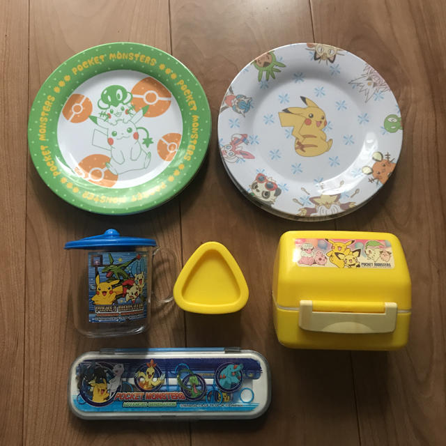 ポケモン(ポケモン)の★専用★ポケモン★おこさま用食器いろいろ★非売品もあり★ キッズ/ベビー/マタニティの授乳/お食事用品(その他)の商品写真