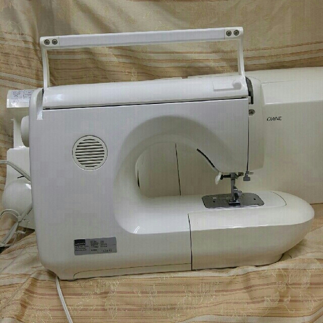 JUKIコンピュータミシン　ニューアローネ008N　刺繍機付き 1