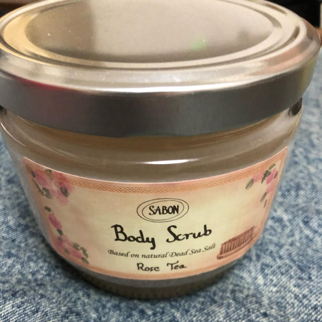 SABON(サボン)の新品未使用　SABON ボディスクラブ600g ローズティー コスメ/美容のボディケア(ボディスクラブ)の商品写真