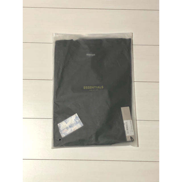 FEAR OF GOD(フィアオブゴッド)のFOG Essentialsエッセンシャルズ Tシャツブラック×シルバー　XXL メンズのトップス(Tシャツ/カットソー(半袖/袖なし))の商品写真