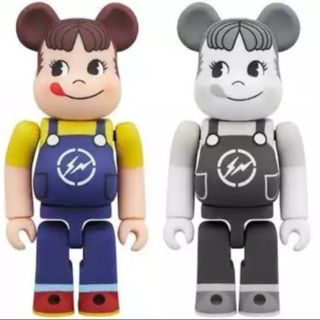 フラグメント(FRAGMENT)のセット BE@RBRICK ペコちゃん fragment 100%&400% (キャラクターグッズ)