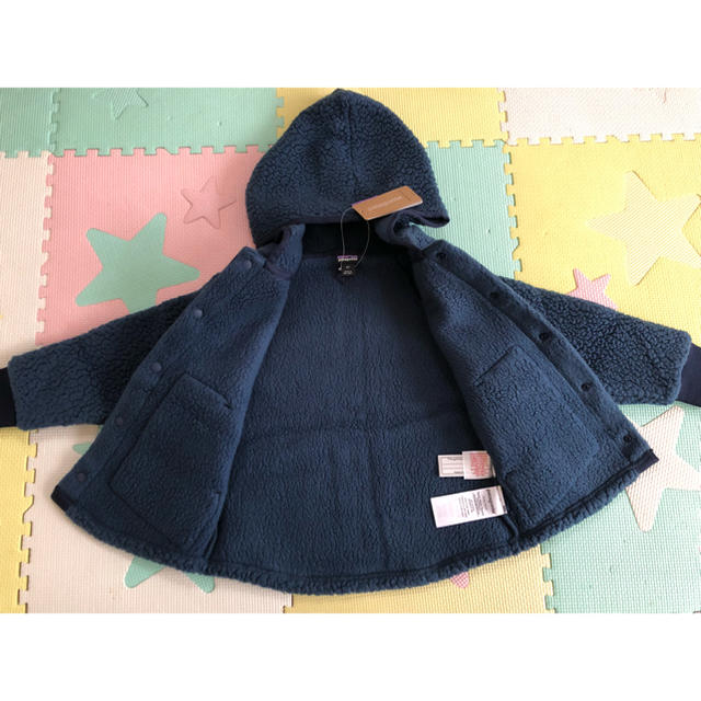 patagonia(パタゴニア)のパタゴニア Patagonia ベビー レトロ パイル ジャケット 4T キッズ/ベビー/マタニティのキッズ服男の子用(90cm~)(ジャケット/上着)の商品写真