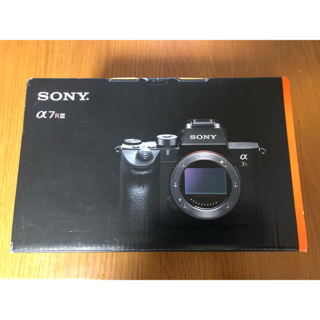 ソニー SONY α7R3 ボディ ILCE-7RM3 スマホ/家電/カメラのカメラ(ミラーレス一眼)の商品写真