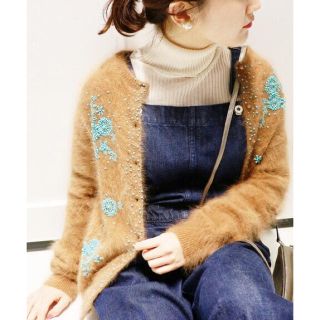 イエナ(IENA)の⭐︎新品同様⭐︎IENA アンゴラ混ビーズ刺繍カーディガン(カーディガン)