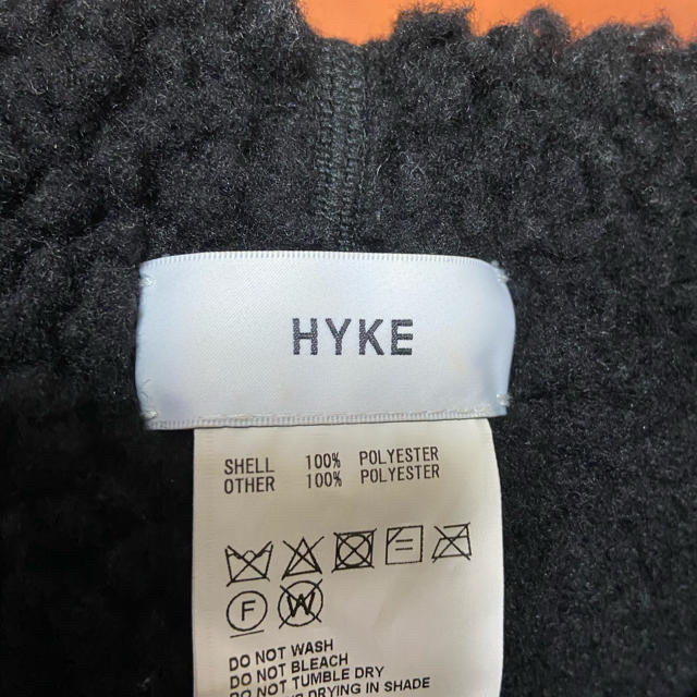 HYKE(ハイク)のHYKE ボア　ネックウォーマー　ブラック　レア　美品　 レディースのファッション小物(ネックウォーマー)の商品写真