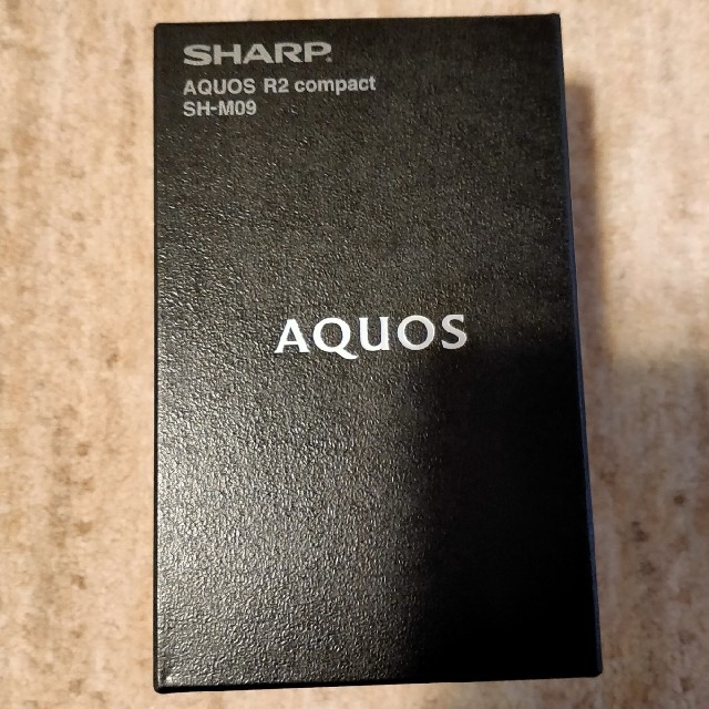 SH-M09　W ディープホワイト　SHARP　AQUOS　R2 compact