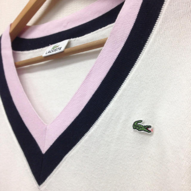 LACOSTE(ラコステ)のLACOSTE＊ロゴ刺繍＊ざっくりVネック＊ニット レディースのトップス(ニット/セーター)の商品写真