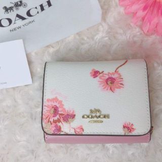 コーチ(COACH)の週末セール【限定品】コーチ三つ折り財布ピンク【新品未使用】コンパクト財布(財布)