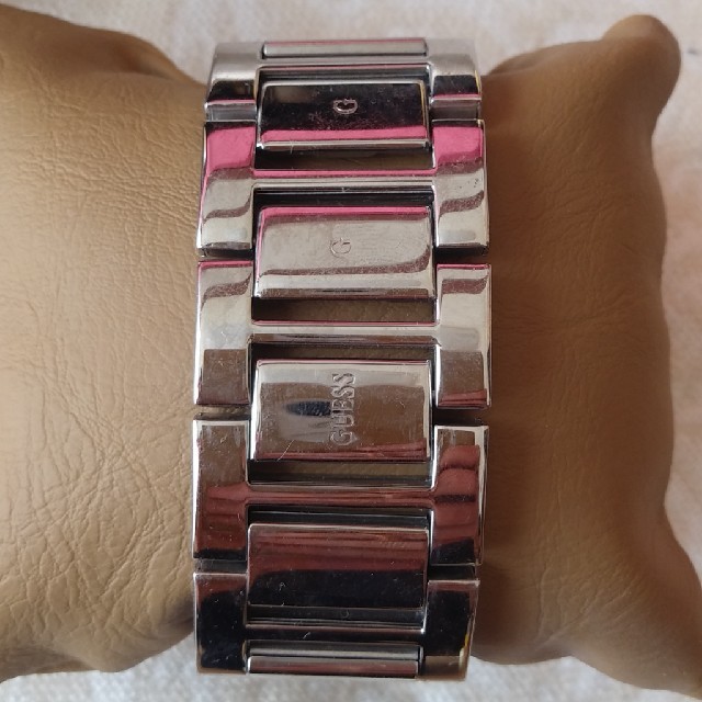 GUESS(ゲス)の腕時計 レディースのファッション小物(腕時計)の商品写真