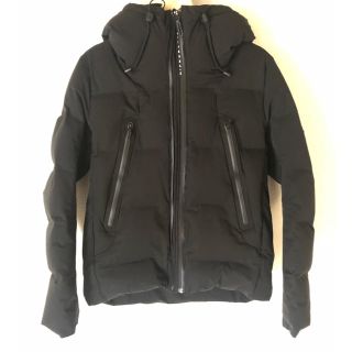 デサント(DESCENTE)の美品　デサント DESCENTE 水沢ダウンマウンテニア　ブラック　黒　M(ダウンジャケット)