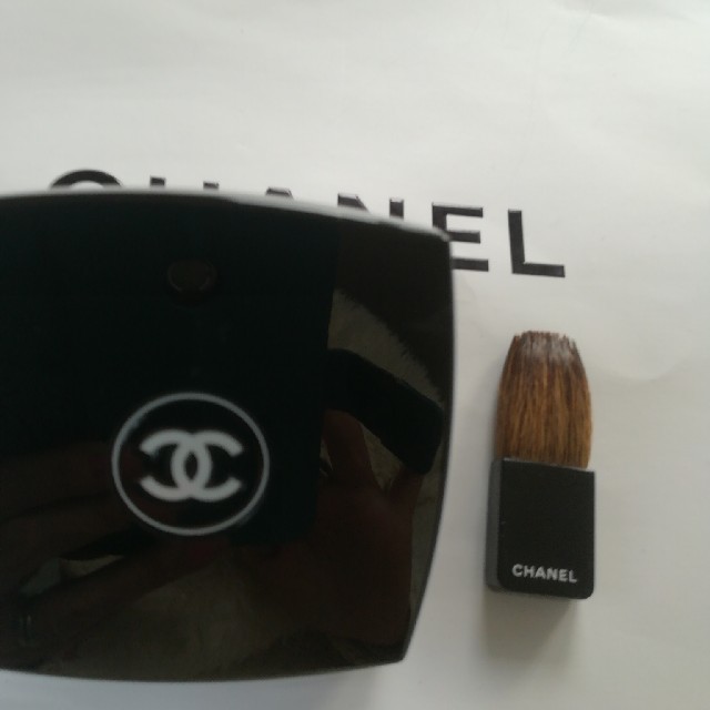 CHANEL(シャネル)の🌟CHANELチークブラシのみ🌟 コスメ/美容のベースメイク/化粧品(チーク)の商品写真