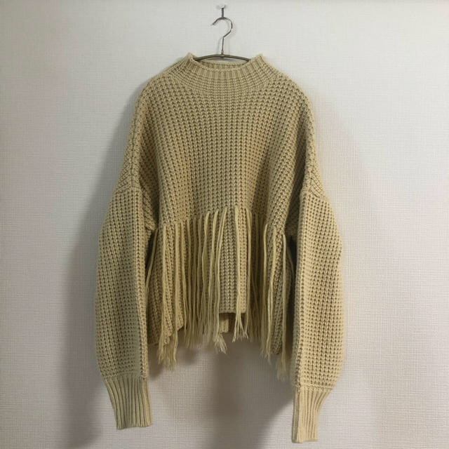 Ameri VINTAGE(アメリヴィンテージ)のFRINGE HALFWAY KNIT レディースのトップス(ニット/セーター)の商品写真