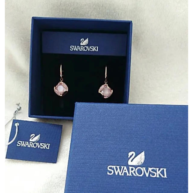 SWAROVSKI(スワロフスキー)の美品！スワロフスキー☆ピンクゴールド　ピアス レディースのアクセサリー(ピアス)の商品写真