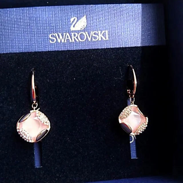 SWAROVSKI(スワロフスキー)の美品！スワロフスキー☆ピンクゴールド　ピアス レディースのアクセサリー(ピアス)の商品写真