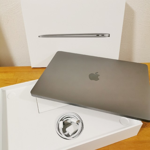 Apple(アップル)のmacbook air MVFJ/A 最新モデル スマホ/家電/カメラのPC/タブレット(ノートPC)の商品写真