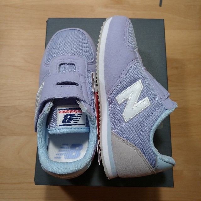 New Balance(ニューバランス)のティエリ14様用★16cm ペールブルー＋ピンク 2足セット キッズ/ベビー/マタニティのキッズ靴/シューズ(15cm~)(スニーカー)の商品写真