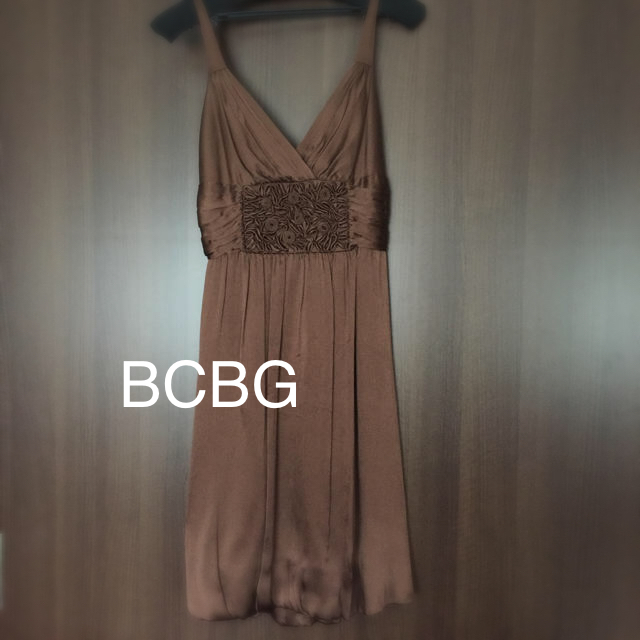 BCBGMAXAZRIA(ビーシービージーマックスアズリア)のBCBG  新品 ワンピース レディースのワンピース(ひざ丈ワンピース)の商品写真