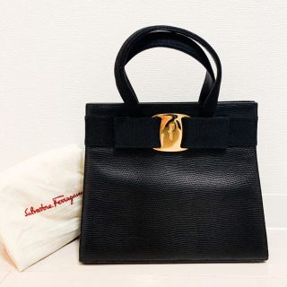 フェラガモ(Ferragamo)の【良品】フェラガモ◆ヴァラ　リザード型押し　ハンドバッグ(ハンドバッグ)