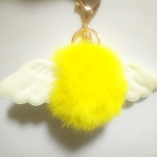 💛天使の羽 ファーチャーム キーリング👼 キーホルダー(キーホルダー)