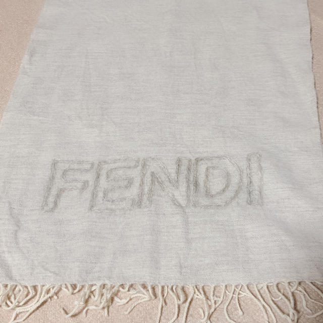 FENDI(フェンディ)のFENDI レディースのファッション小物(マフラー/ショール)の商品写真