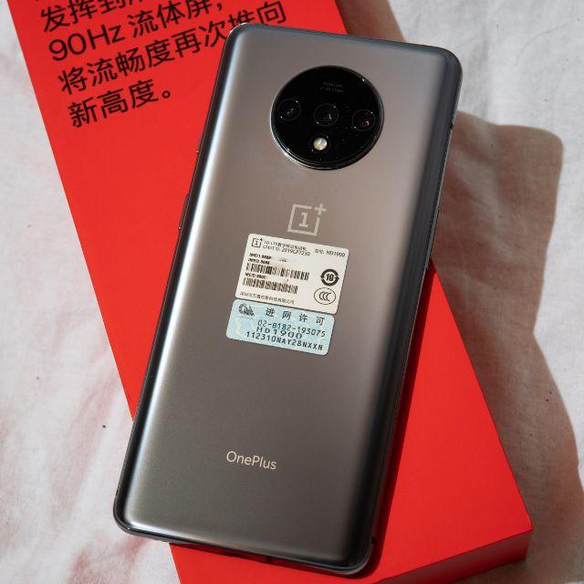 OnePlus 7T シルバー 8/256GB グローバルROM スマホ/家電/カメラのスマートフォン/携帯電話(スマートフォン本体)の商品写真