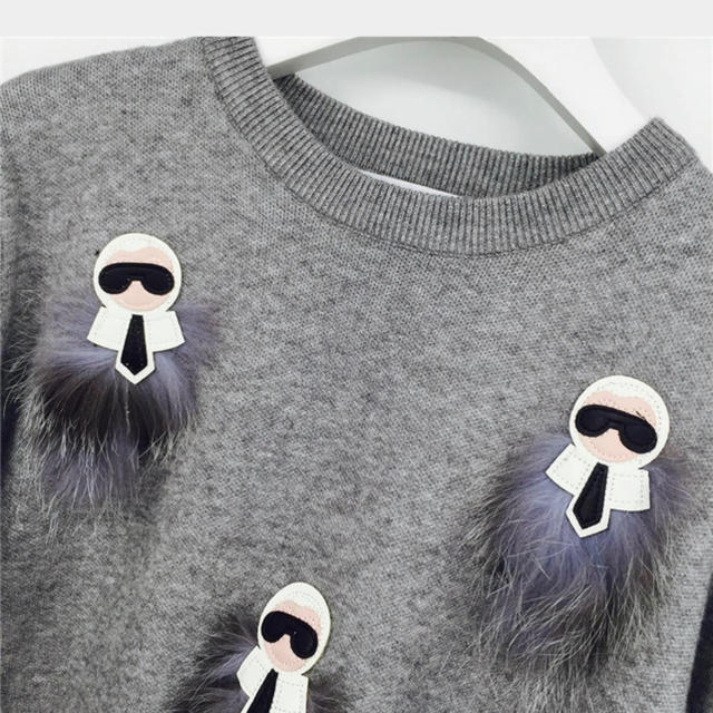 FENDI(フェンディ)の大人気 ニット リアルファー付きデザインセーター レディースのトップス(ニット/セーター)の商品写真